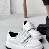 Стильні кросівки в наявності 36розмір гарна якість