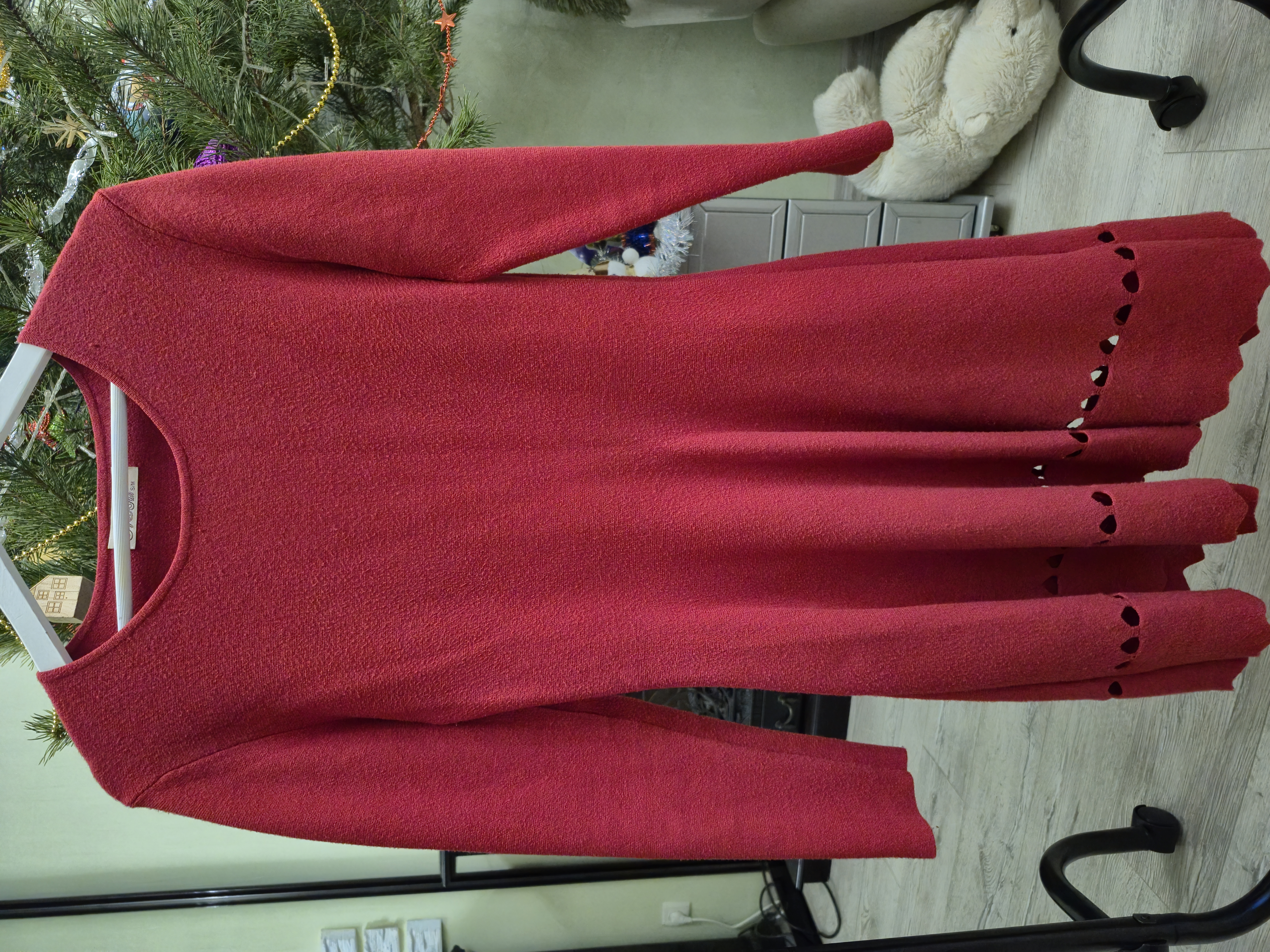 Тепле та фірмове плаття