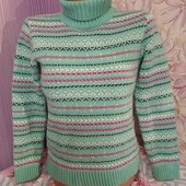 Теплий мякий полушерсть світерок . Стан чудовий