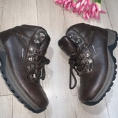Трекінгові ботінки від британського виробника.Розмір 35,устілка 22,5-23см.