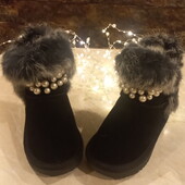 Теплі зимові замшеві уггі обшиті хутром кролика і оздоблені перлинками.р.26-31