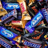 Асорті Батончиків Снікерс, марс, твікс, мілкі вей