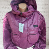 Женская модная куртка с глубоким капюшоном на синтепоне деми .