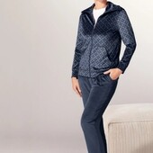 Костюм велюровий для жінки від Esmara розмір Л