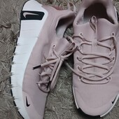 Фірмові кросівки на велику ногу