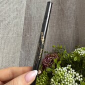 Нова матова чорна підводка для очей. Водостійка