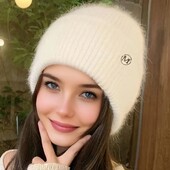 Тепленька м'якенька Шапка білого, сірого, бежевого кольору