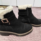 жіночі чоботи розмір 39 по стелькі 24 см на узьку ніжку
