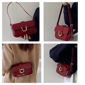 Стильная лаковая Сумка 24Х16 Х6см с двумя ремешками. Бургунди.