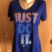 Спортивна футболка. L, Nike. slim fit. в ідеалі