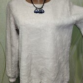 Пухнаста, тепла кофта у ідеальному стані