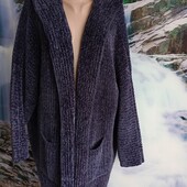 Велюровий теплий кардиган на шикарні форми.У відмінному стані!