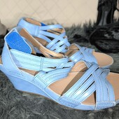 Clarks uk4 37p. Шкіряні босоніжки