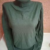 Фірмовий светрик-гольф,розмір М/L