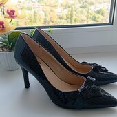 Туфлі-лодочки чорні, розмір 38