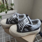 Нові крутяцькі кросівки теплі!