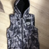 Безрукавка демісезонна на 4-5 років