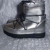 Очень красивые фирменные сапожки!Натуральная кожа, овчина.