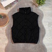 Стильний зручний жилет стан відмінний