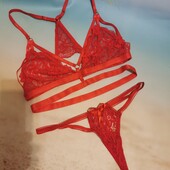 Сексуальный красный комплект: бюстгальтер и стринги