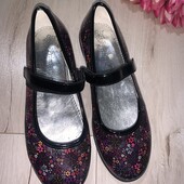 Дитячі туфлі бренду Primigi.Розмір 35,устілка 22,5см.