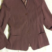 Розпродаж! Цікавий піджак у смужку