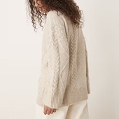 Шикарний, Теплющий светрик, розширені рукавчики з камінчиками Відмінний стан!