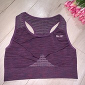 Спортивний топ розмір 10.Відмінний стан.