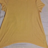 Яскрава футболка туніка