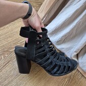 Красиві босоніжки на замочки, 39/40