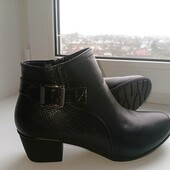 Стильні ботінки утеплені флісом, стан нових. Розмір 36