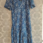 Чудова актуальна сукня, р.10(м), невагома, жіночий силует