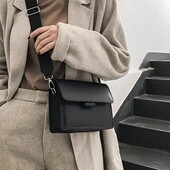 Стильна сумка 2кольори на вибір, з ругулюємим ремінцем