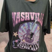 Жіноча гарна футболка 