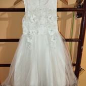 Дуже красива нарядна сукня 134-140р.