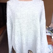 Гарний, м'якенький светр. Батал