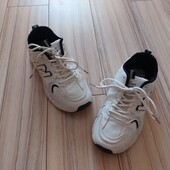 Продам модні кросівки 37