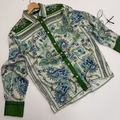 Гарна сатинова сорочка в флористичний принт