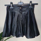 Шорти з екошкіри. Є два розміри 128 і 134