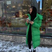 Подовжена тепла куртка представлена у різних кольорах