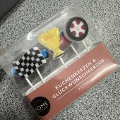 345. набір із 5 свічок для торта Home Creation у формі гоночних автомобілів та трофея.