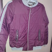 Красивая куртка к весне на 9-11 лет состояние идеальное