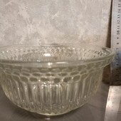 Салатник гарний і глибокий.Кришталь.В лоті 1 шт.