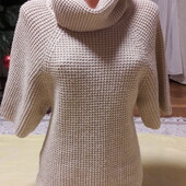 Симпатичний светр із золотистим вкрапленням