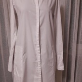 Довга біла сорочка