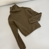 Джемпер з обʼємною горловиною