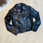 Підліткова чорна шкіряна куртка-косуха для дівчинки 152 см s.oliver