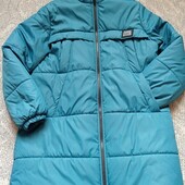 Удлиненная тёплая куртка.