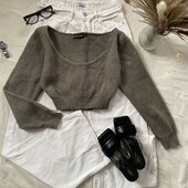 Актуальний вкорочений светрик сірого кольору