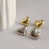 Сережки цвяшки випуклі серце, серця, медзолото. Є кольори